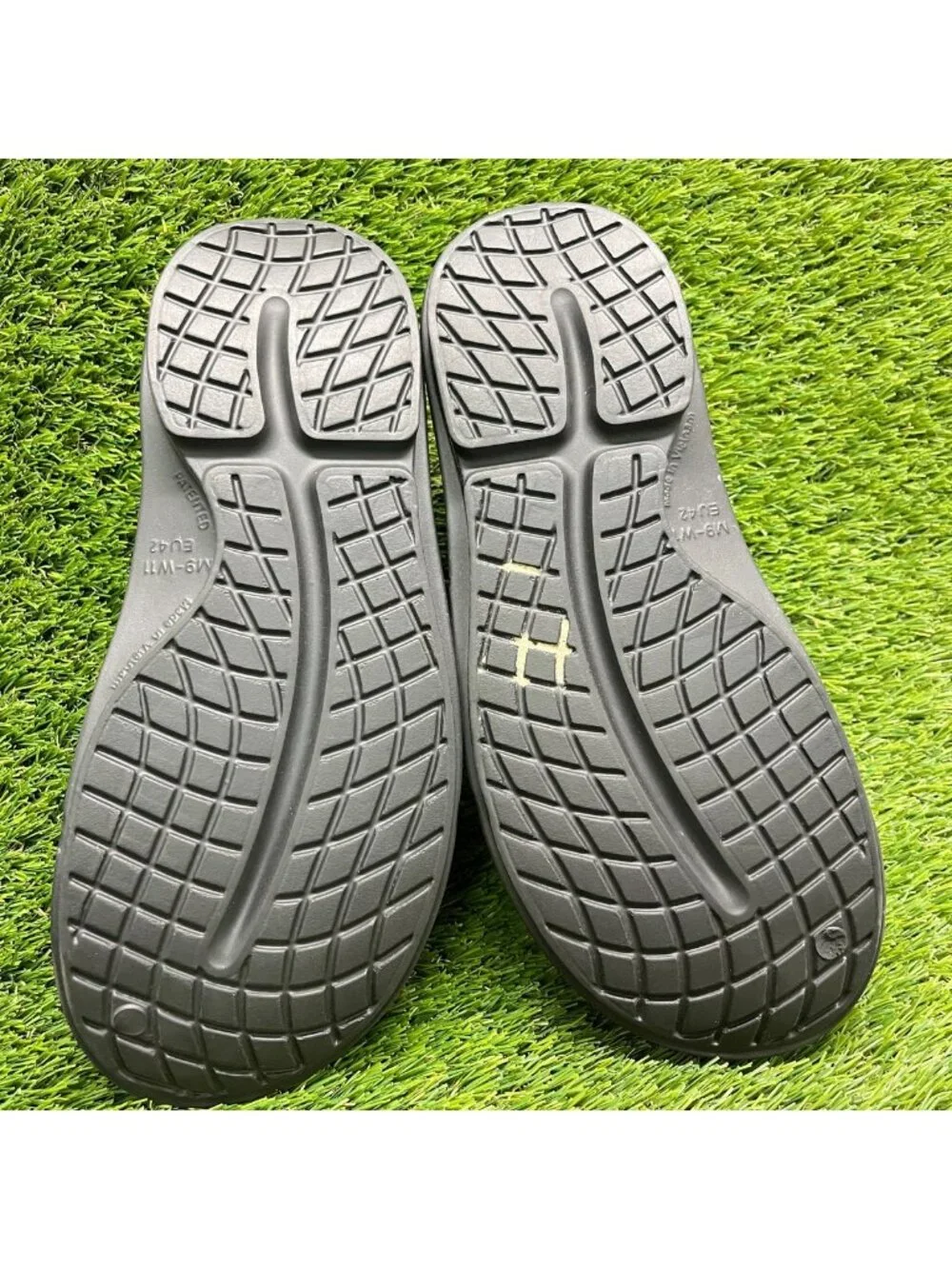 OOfos OOcloog Limited Clog Mens Size 9 Purple Black Beach Recovery Slide Sandals